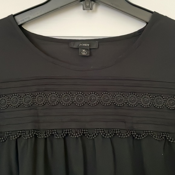 I.Crew top, puff sleeves. Size Xl black, gently used. - Picture 2 of 5